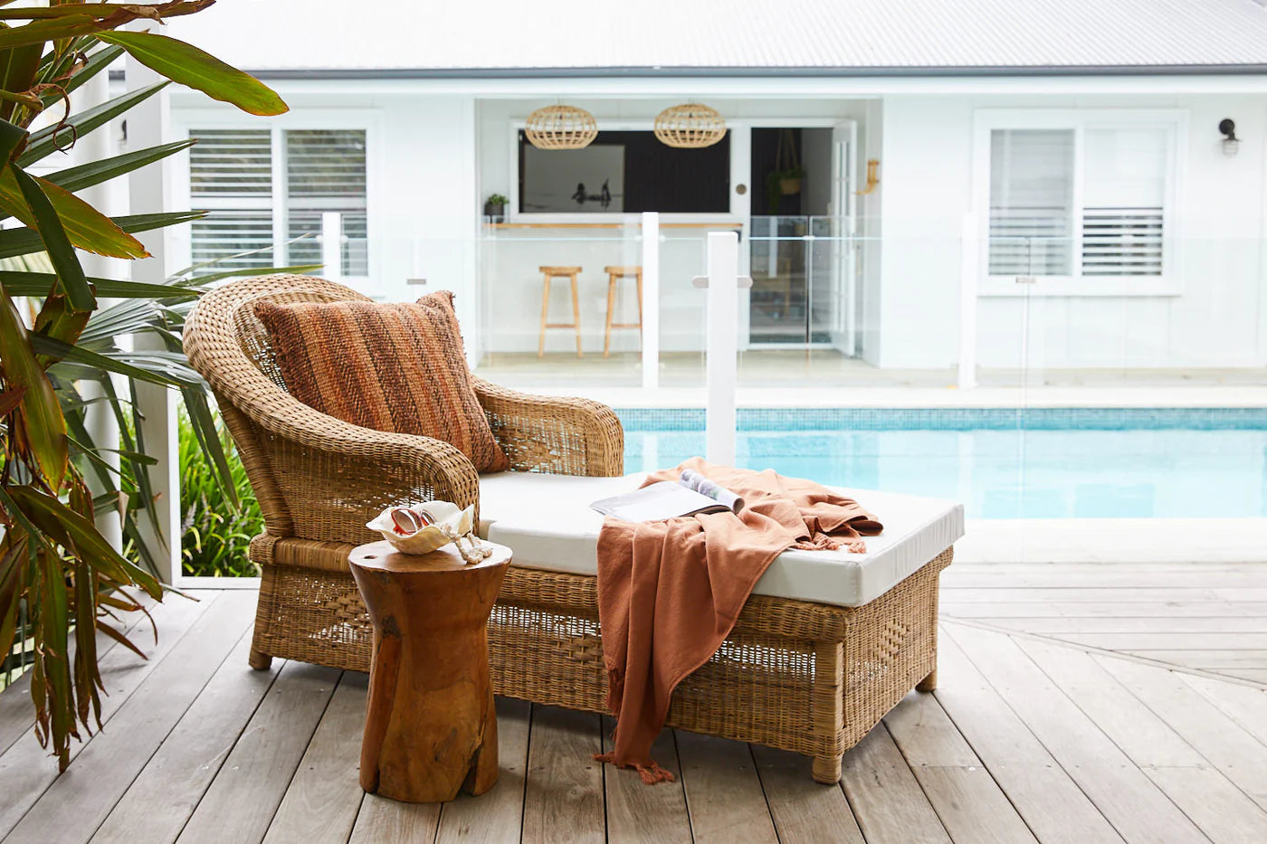 Lounge Seater
