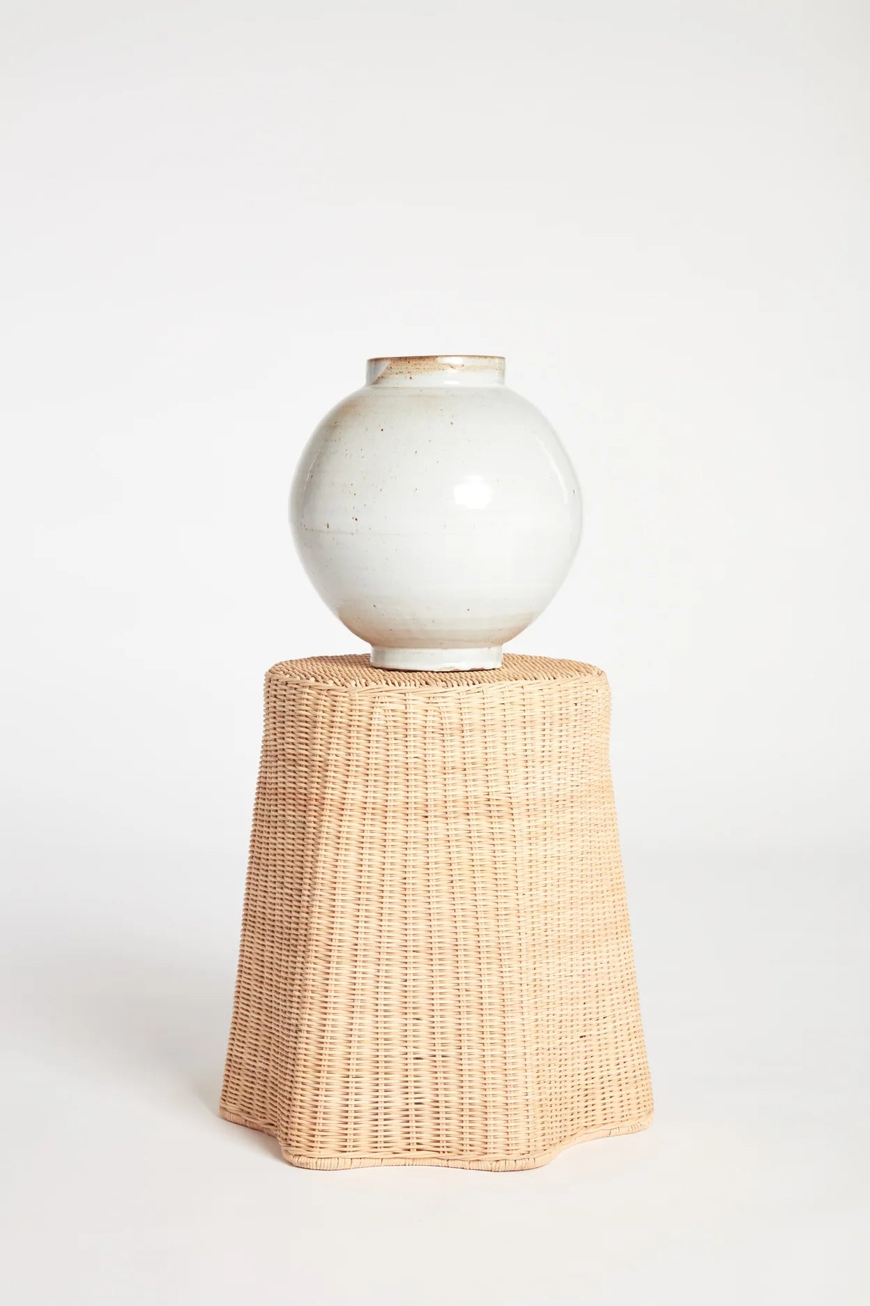 Delara Table